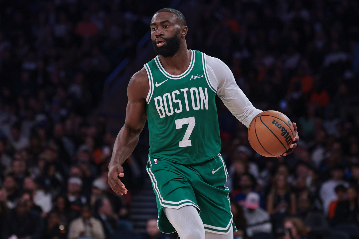 Efficient! Brown blasted 35+5+5 in 26 minutes, leading the team to end their losing streak.