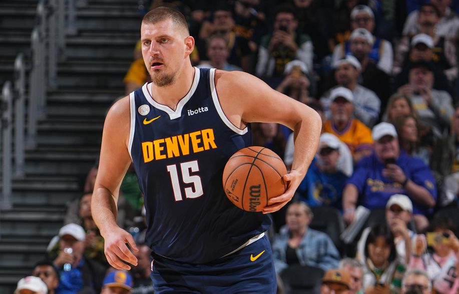 Jokic scored 19 points on 7-of-7 shooting in a single quarter, and the Nuggets defeated the Clippers 43-22.