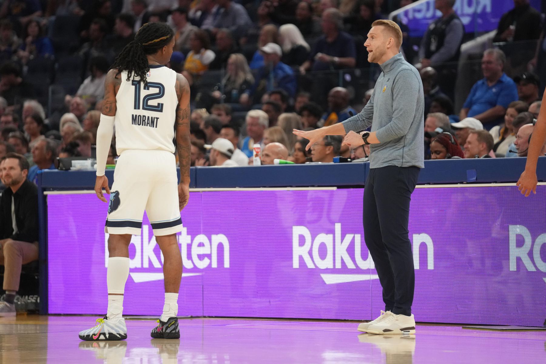 Competitive status is sluggish! The Grizzlies only scored 22 points on 5-of-18 shooting in the first quarter, and Morant made 5-of-5 with 1&4 errors.