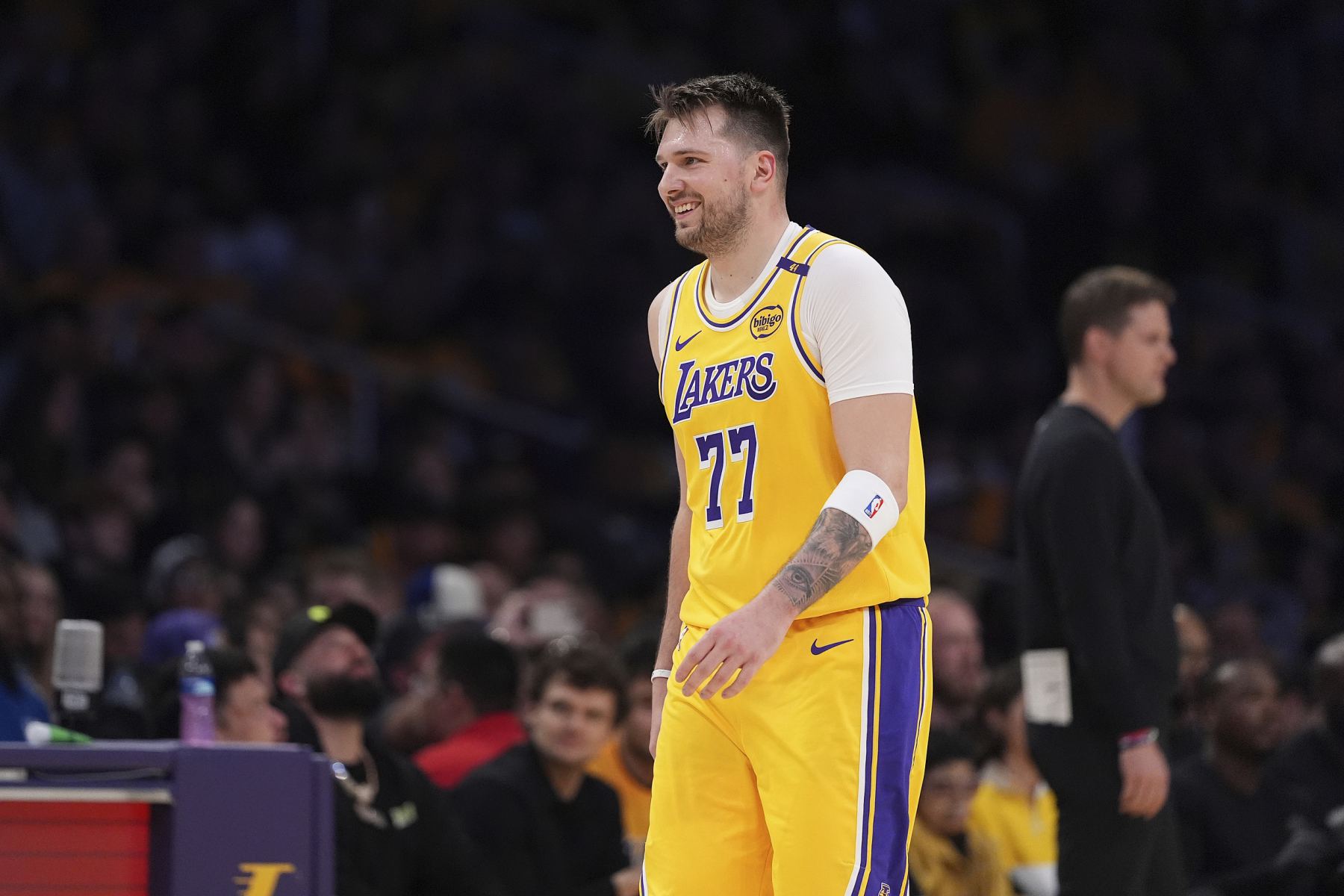 Shams: If the Mavericks had made Doncic a public bid, they could have exchanged 8 first-rounders or even changed letters.